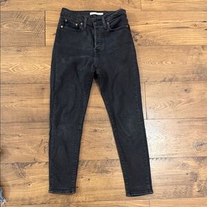 Levi's Women's wedgie skinny jeans in black